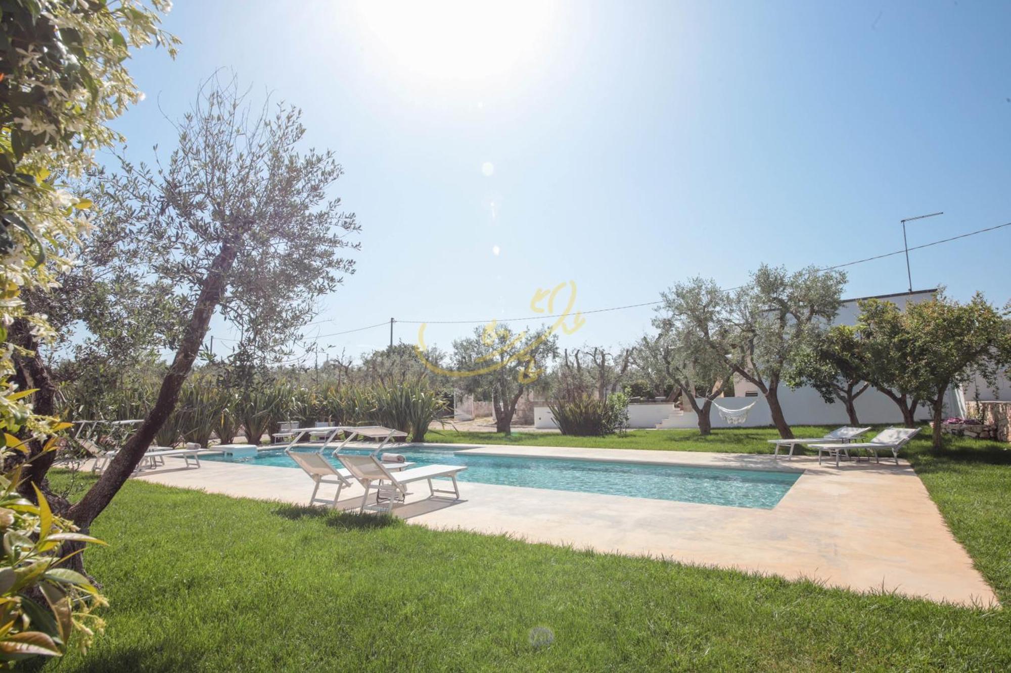 Вилла Td Dimora Del Giglio With Organic Garden With Pool Остуни Экстерьер фото